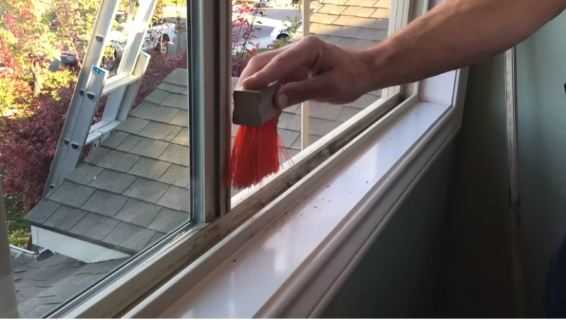Screen, Track & Frame Cleaning San Clemente